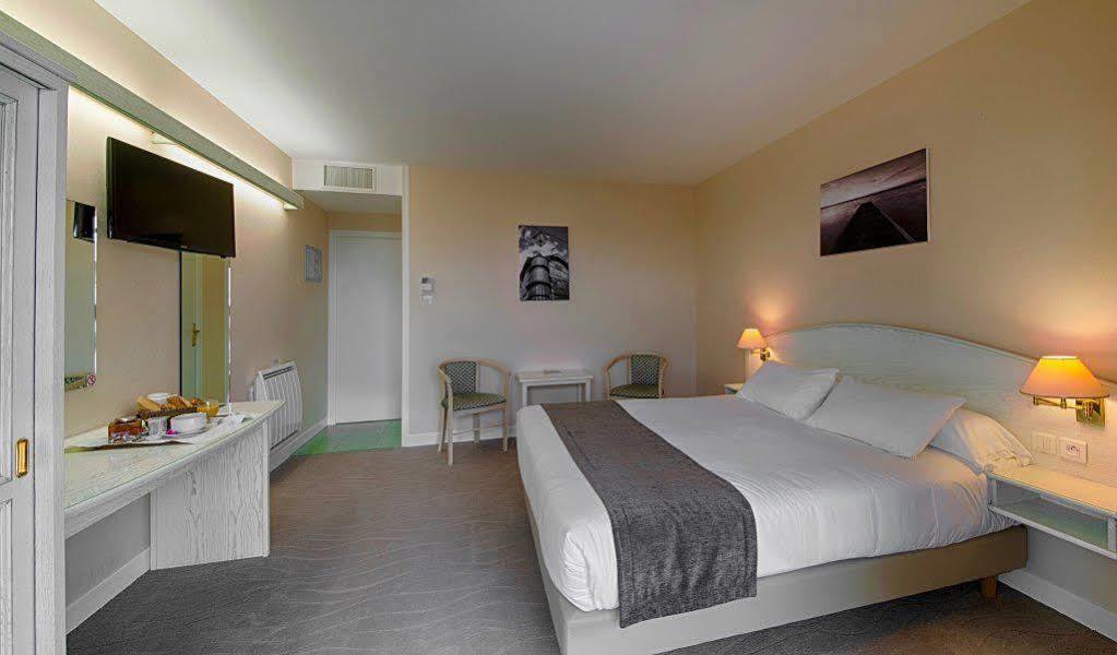 Hotel Le Val Moret Magnant Exteriér fotografie